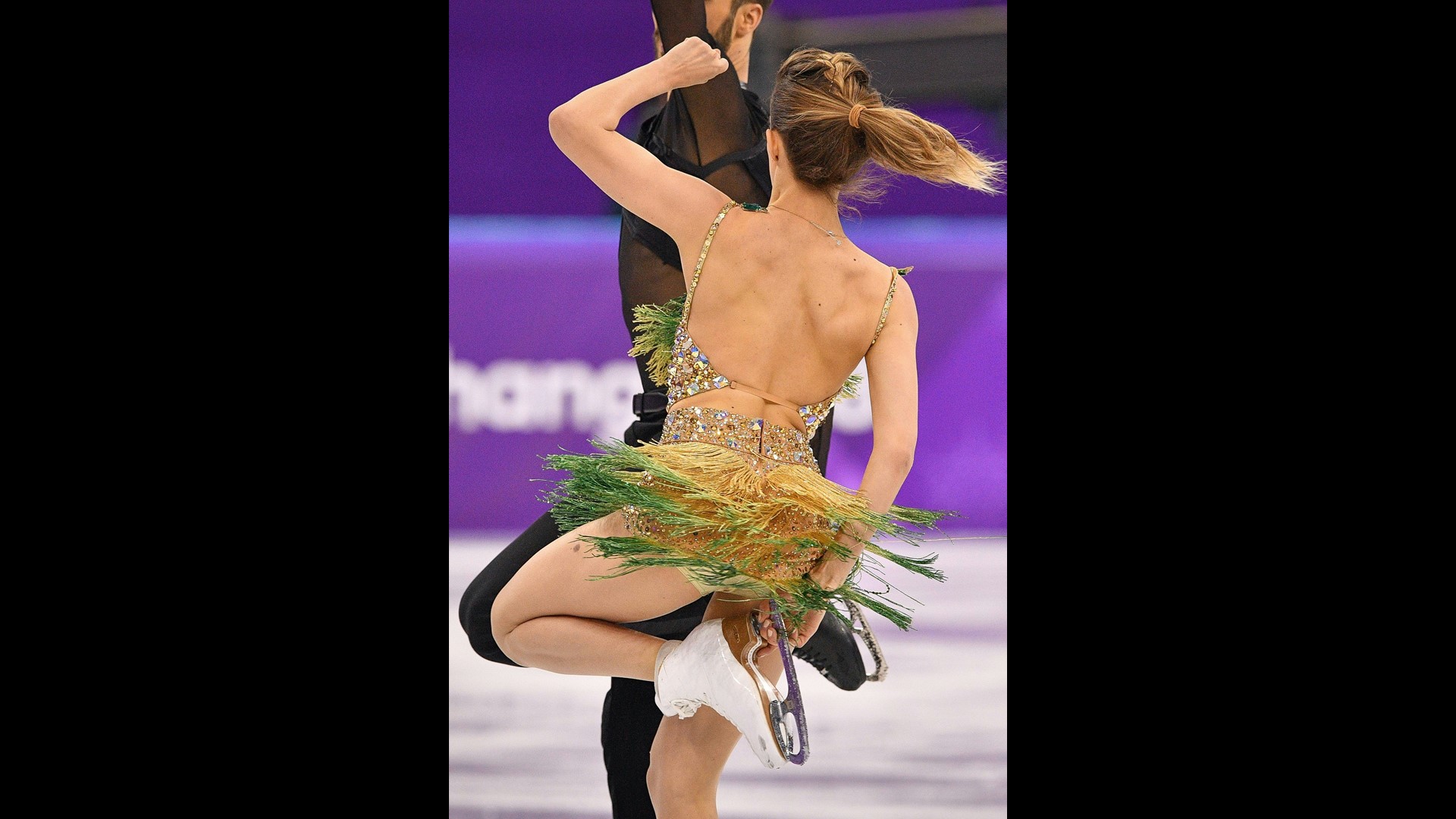 PHOTOS Gabriella Papadakis S Wardrobe Malfunction 11alive