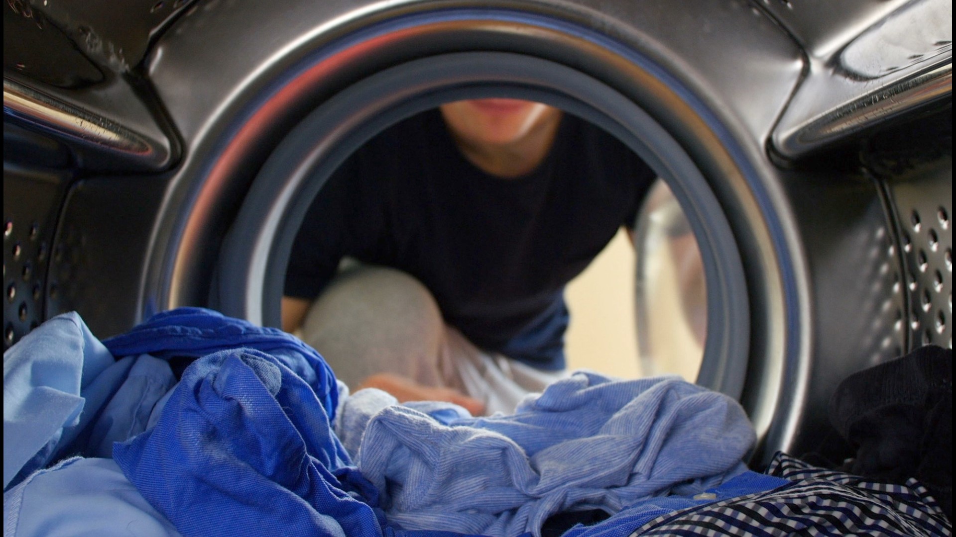 Laundry, easily one of the most annoying chores at home, but would you feel that way about it if the clothes actually came out looking new? Buzz60's Maria Mercedes Galuppo has more.