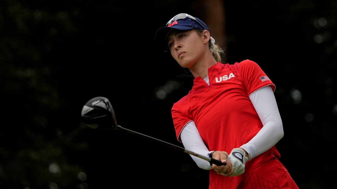 Nelly Korda loses the outright lead after 2 consecutive blunders — then reclaims 3 consecutive birdies.