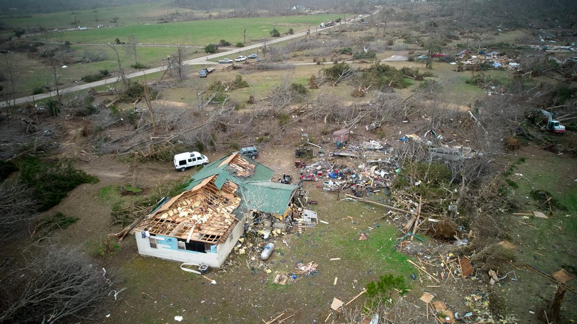 Severe storm across US sparks threat of tornadoes, fires | 11alive.com