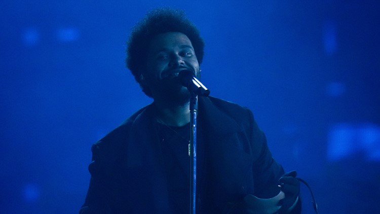 The Weeknd stops concert over vocal issues