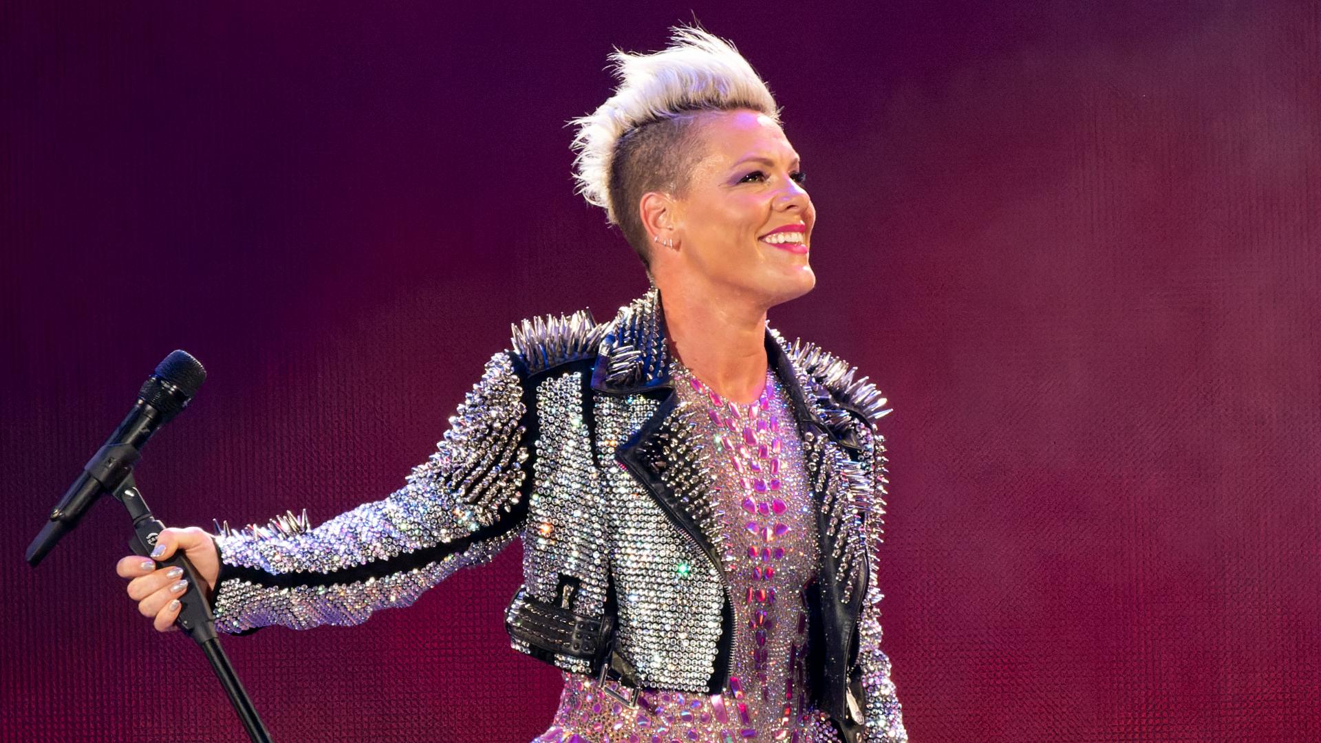 Pink Singer Atlanta Singer Pink spends New Year's Eve in hospital | 11alive.com