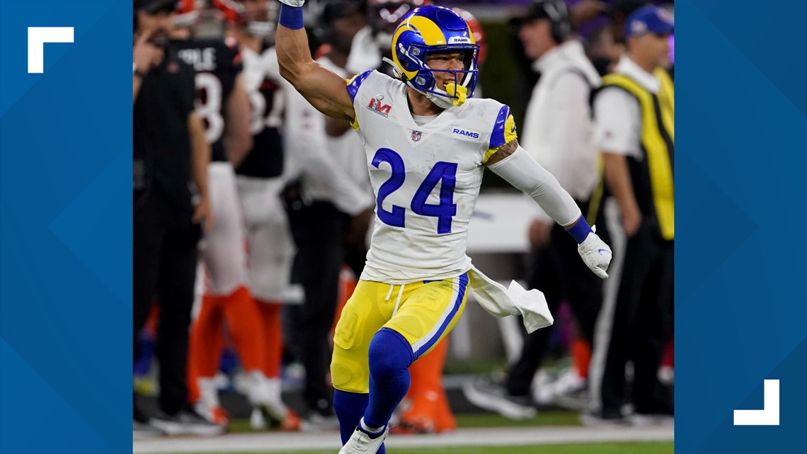Rams' player Taylor Rapp on-field proposal after Super Bowl win ...
