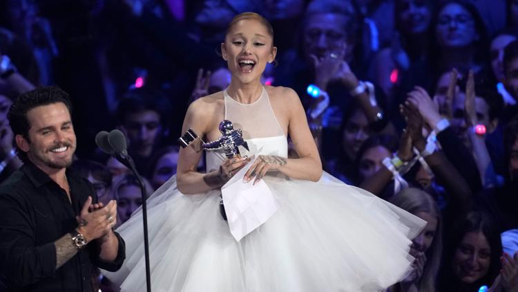 lady gaga vma dress 2025 Lady Gaga Wore Marc Jacobs To The 2025 MTV VMAs