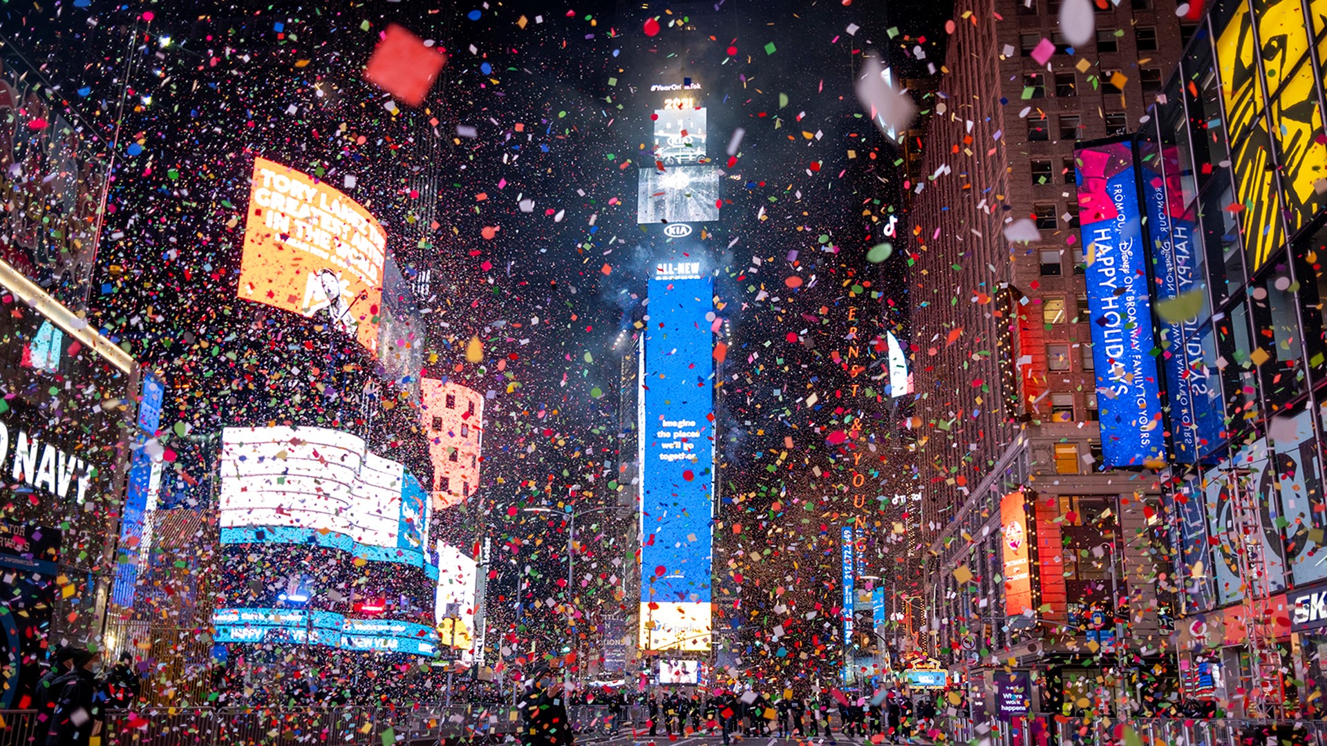 Times Square Ball Drop Rings In 2021 11alive Com