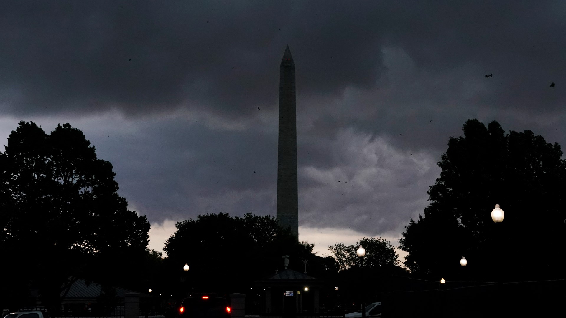 Eastern US storms: 2 dead, thousands without power | 11alive.com
