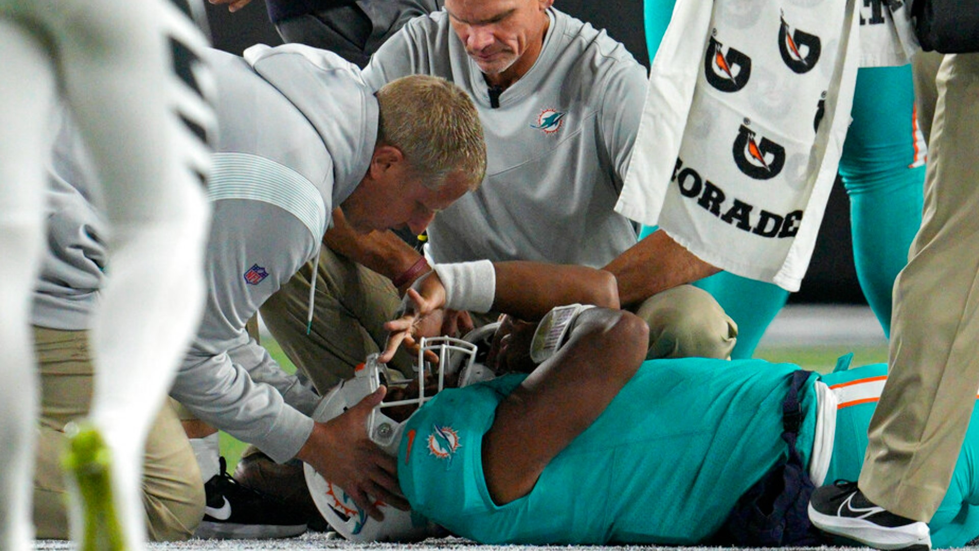 Tagovailoa stretchered off field with head, neck injuries | 11alive.com