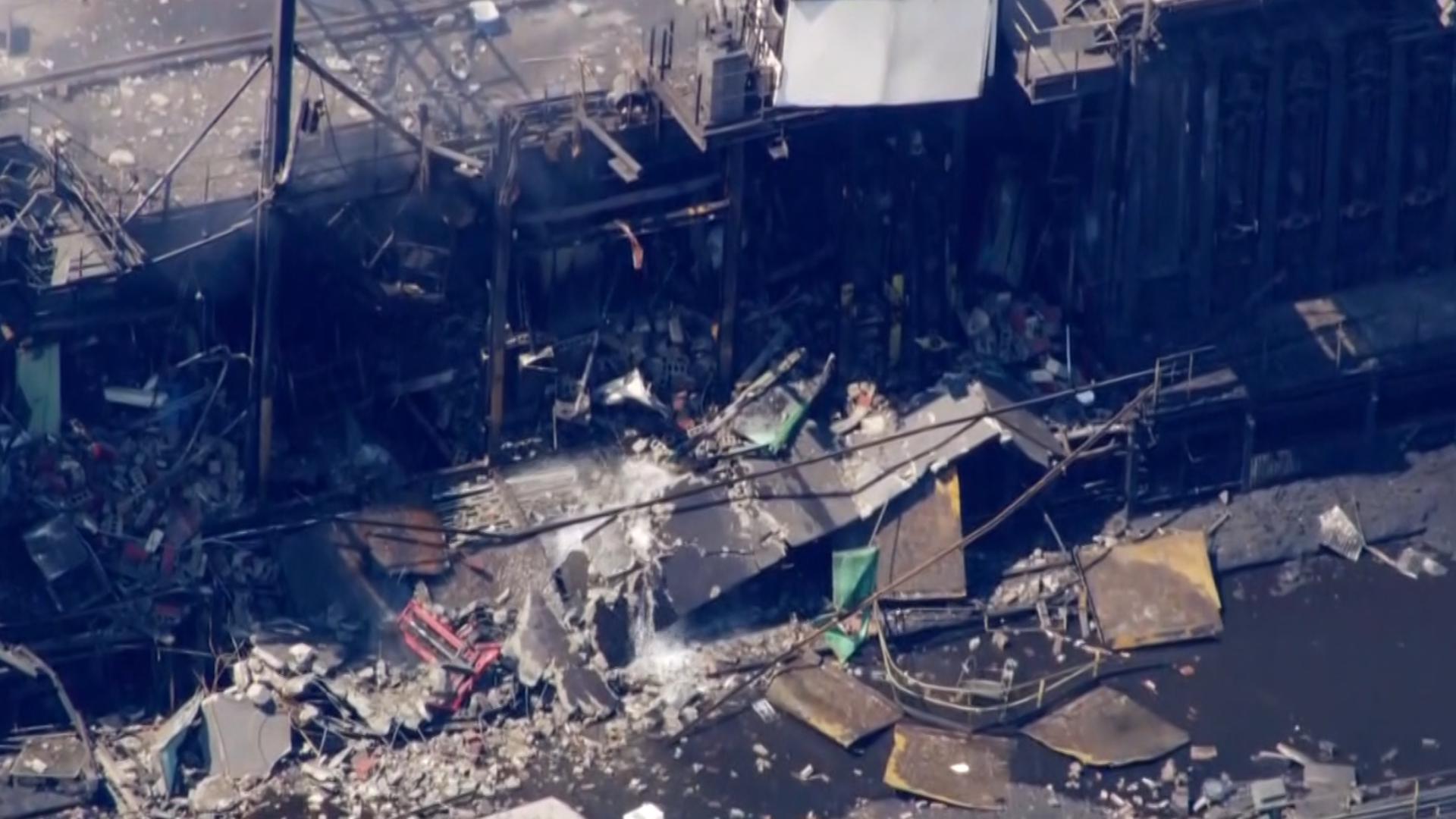 You Need To See This: Worker'S Video Of Us Steel Plant Explosion ("It Shook My Chest") - v8j4zp5