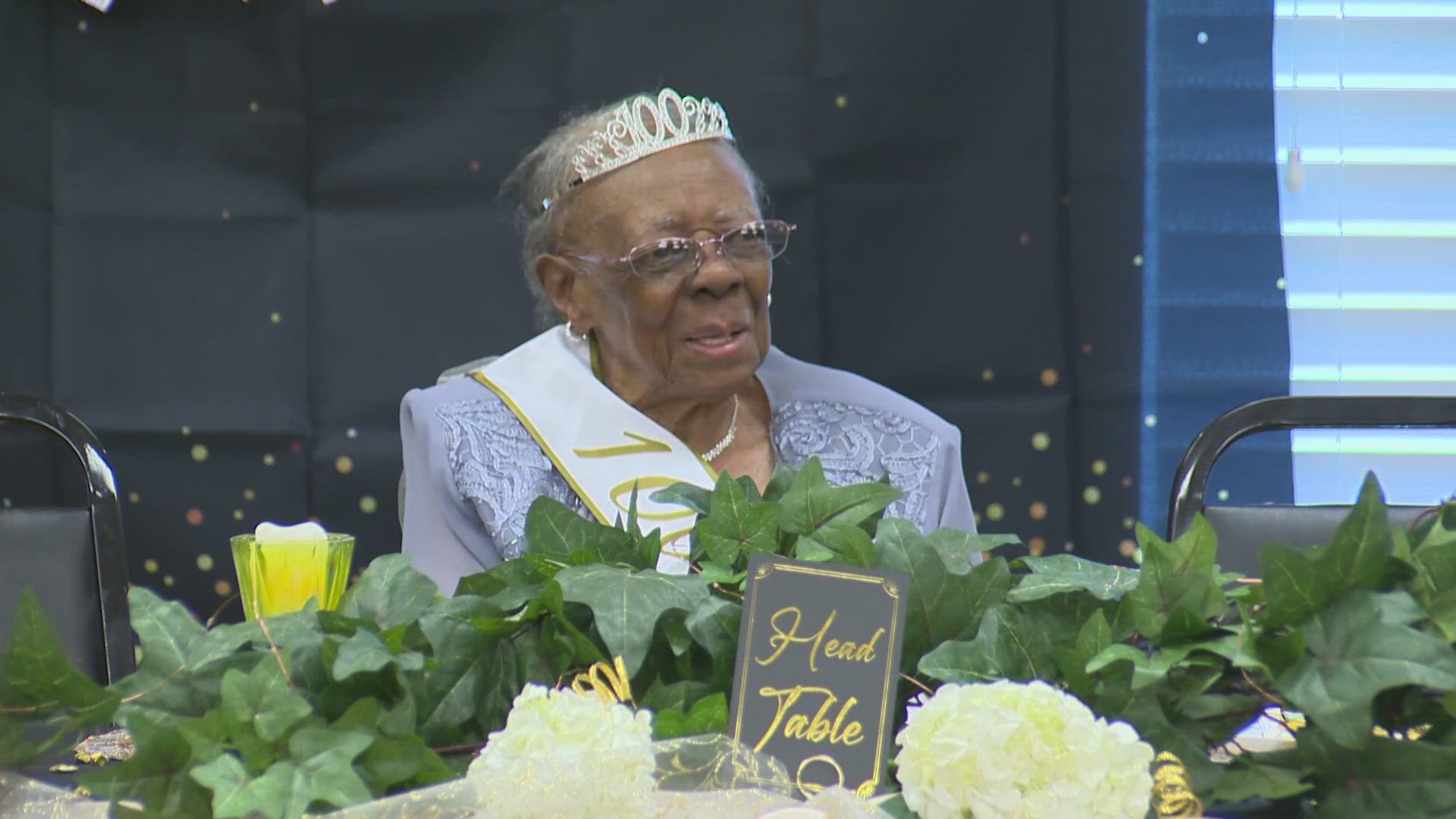 Texas woman celebrates turning 100 with huge birthday bash | 11alive.com