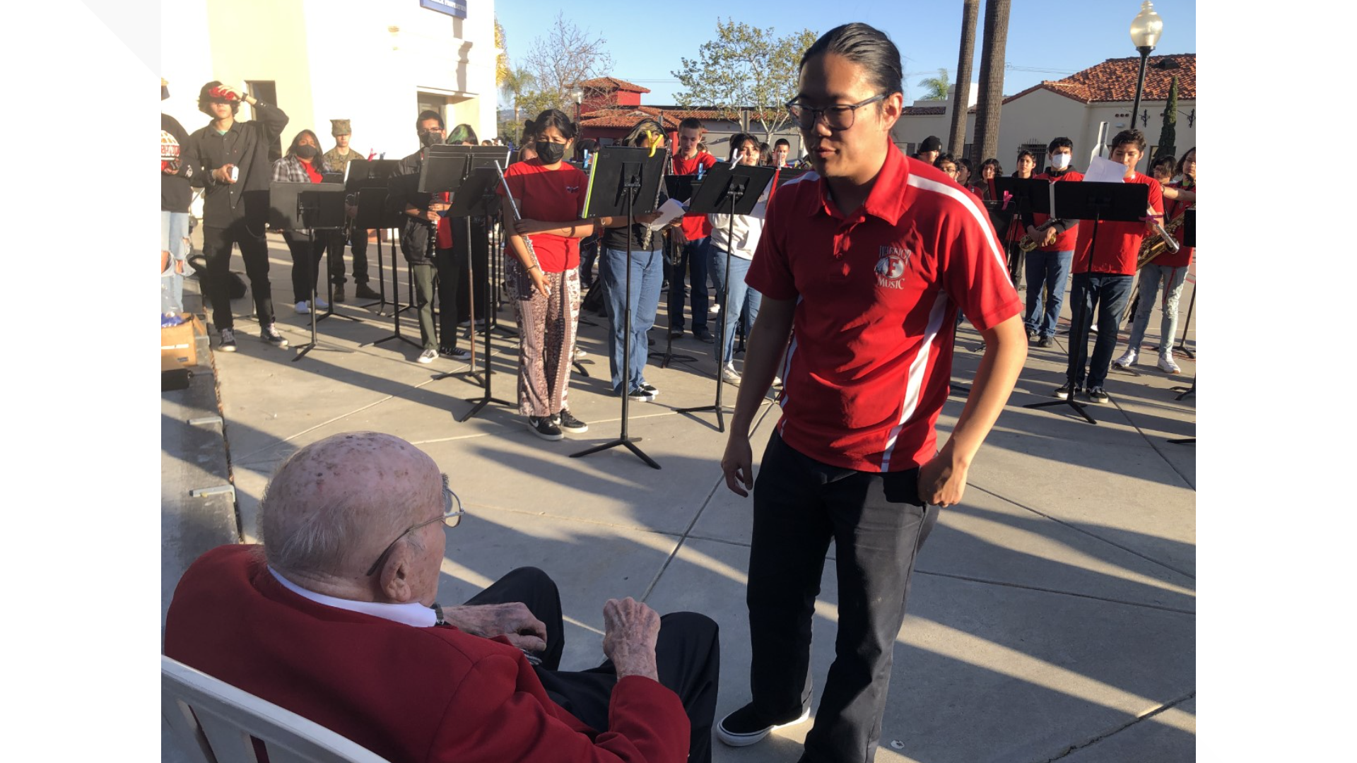 Fallbrook High School celebrates legendary music teacher | 11alive.com