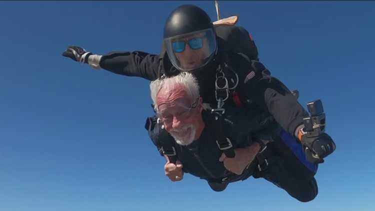 Air Force Veteran goes skydiving to celebrate his 90th birthday
