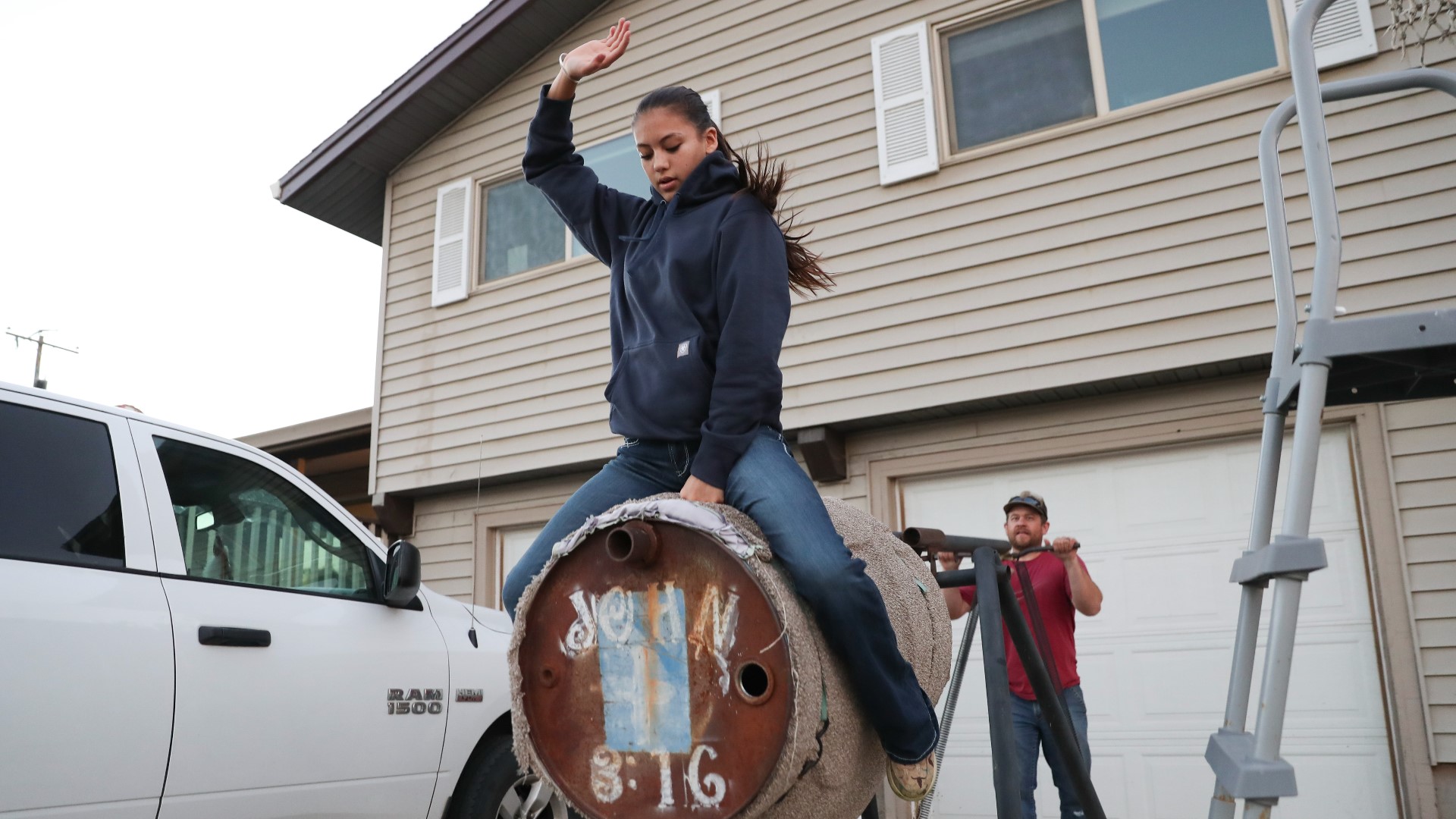 Oregon teen wants to be first woman at bull riding's top level ...