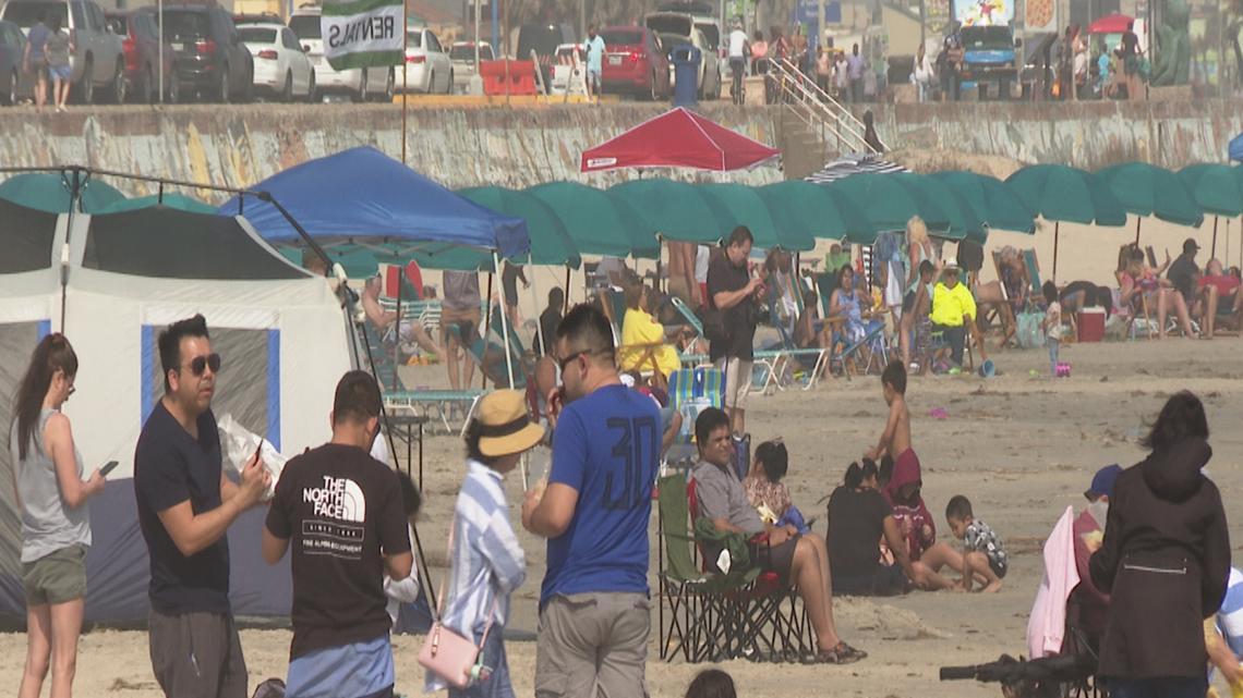 Crowds in Galveston for Spring Break since Texas reopened
