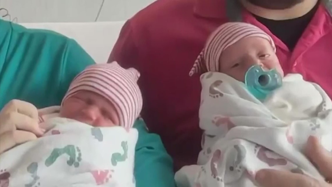 Texas twin sisters born in different years - Vimarsana News