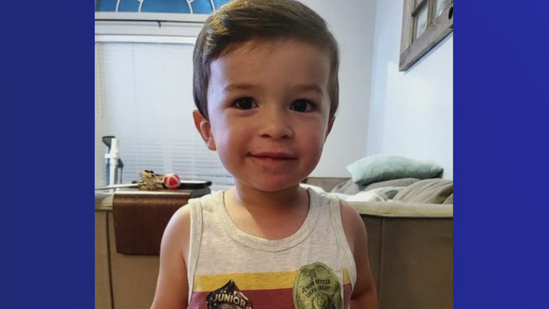 3-year-old Maverick and his grandfather were able to help their neighbor Silvia, who was pinned between two cars.