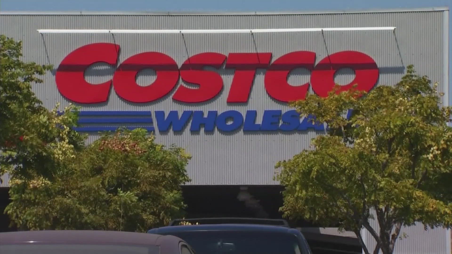 In the coming months, card scanners will be installed at the entrances of Costco warehouse stores.