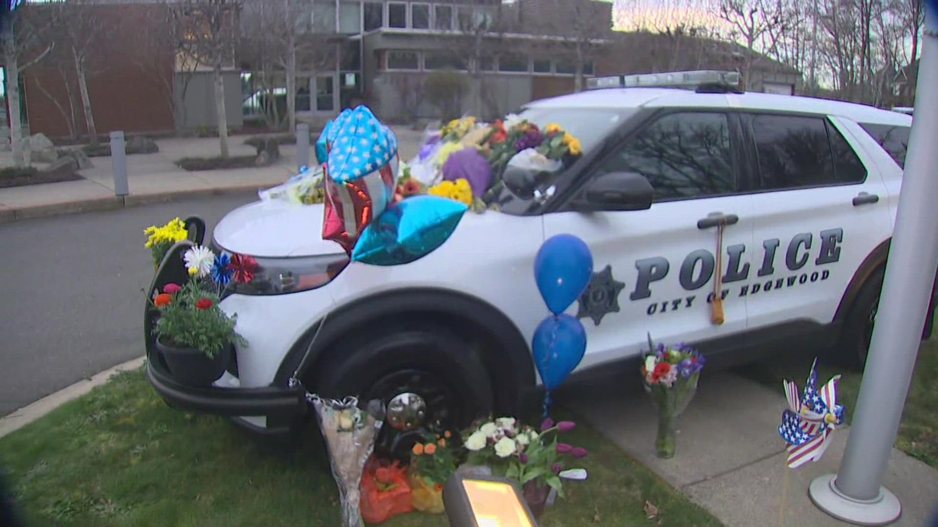 Pierce County deputy dies after being shot during SWAT operation ...