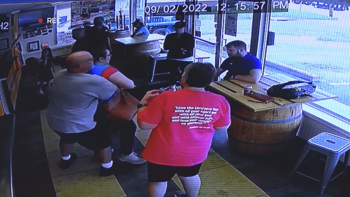Good Samaritan saves a stranger and it was all caught on camera - Vimarsana News