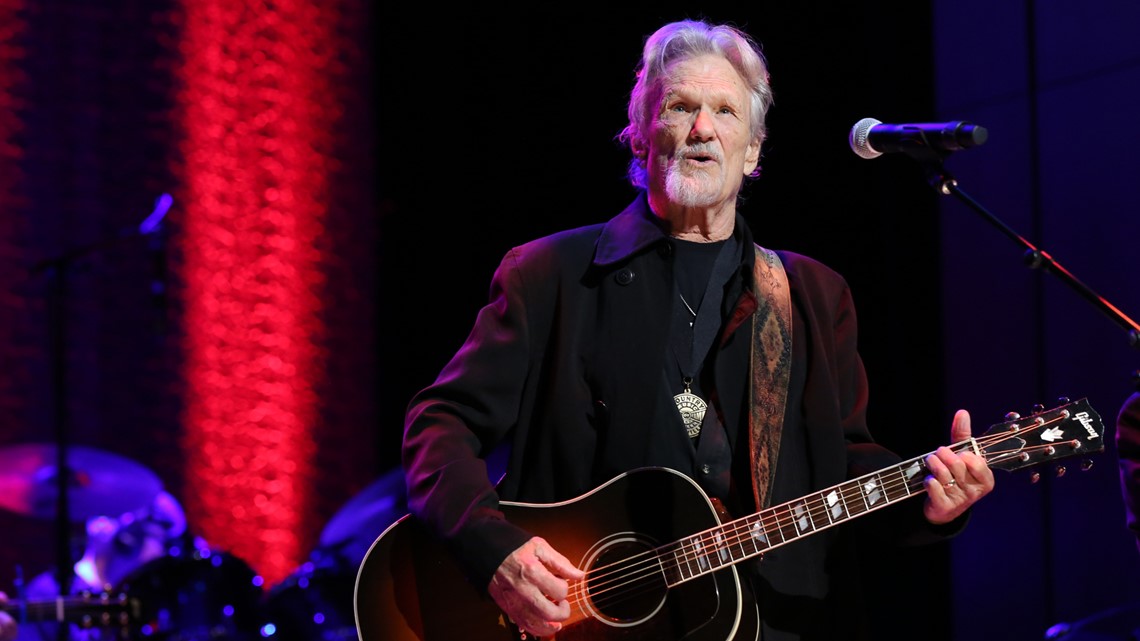 Kris Kristofferson, Country Hall of Famer, has retired