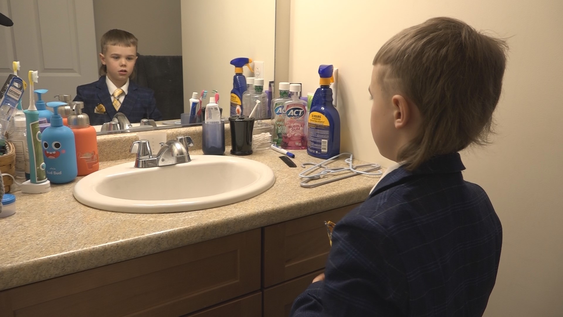 A couple of years ago, James Ramage began wearing suits to Chelsea Elementary School. This fall, that trend caught on and evolved into "Dapper Wednesdays."