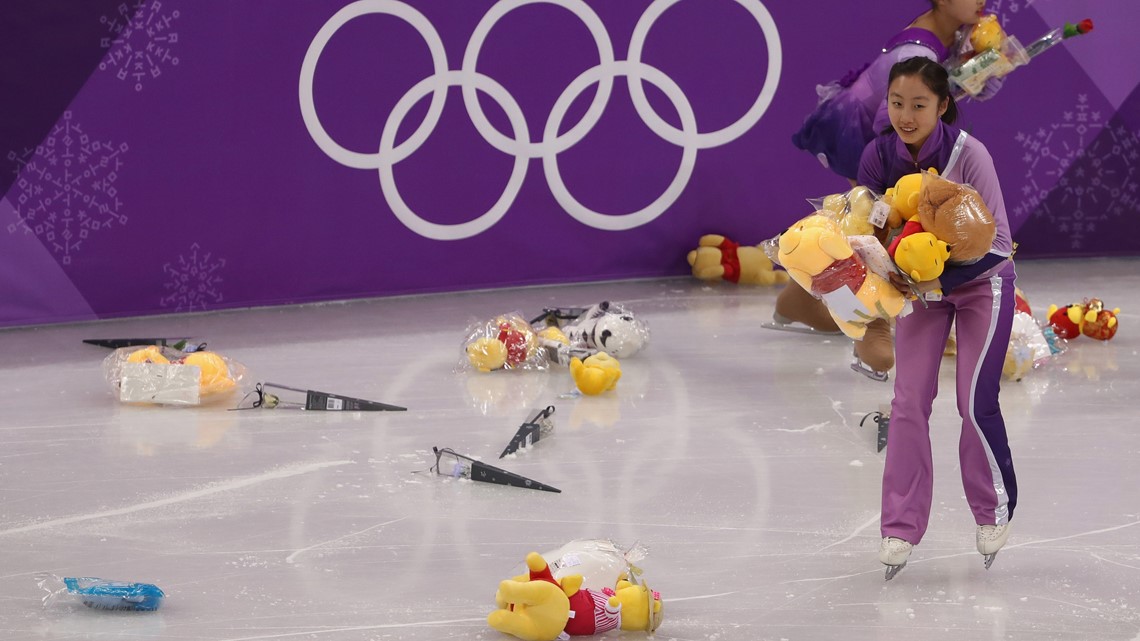 photos-winnie-the-pooh-rains-down-on-yuzuru-hanyu-11alive