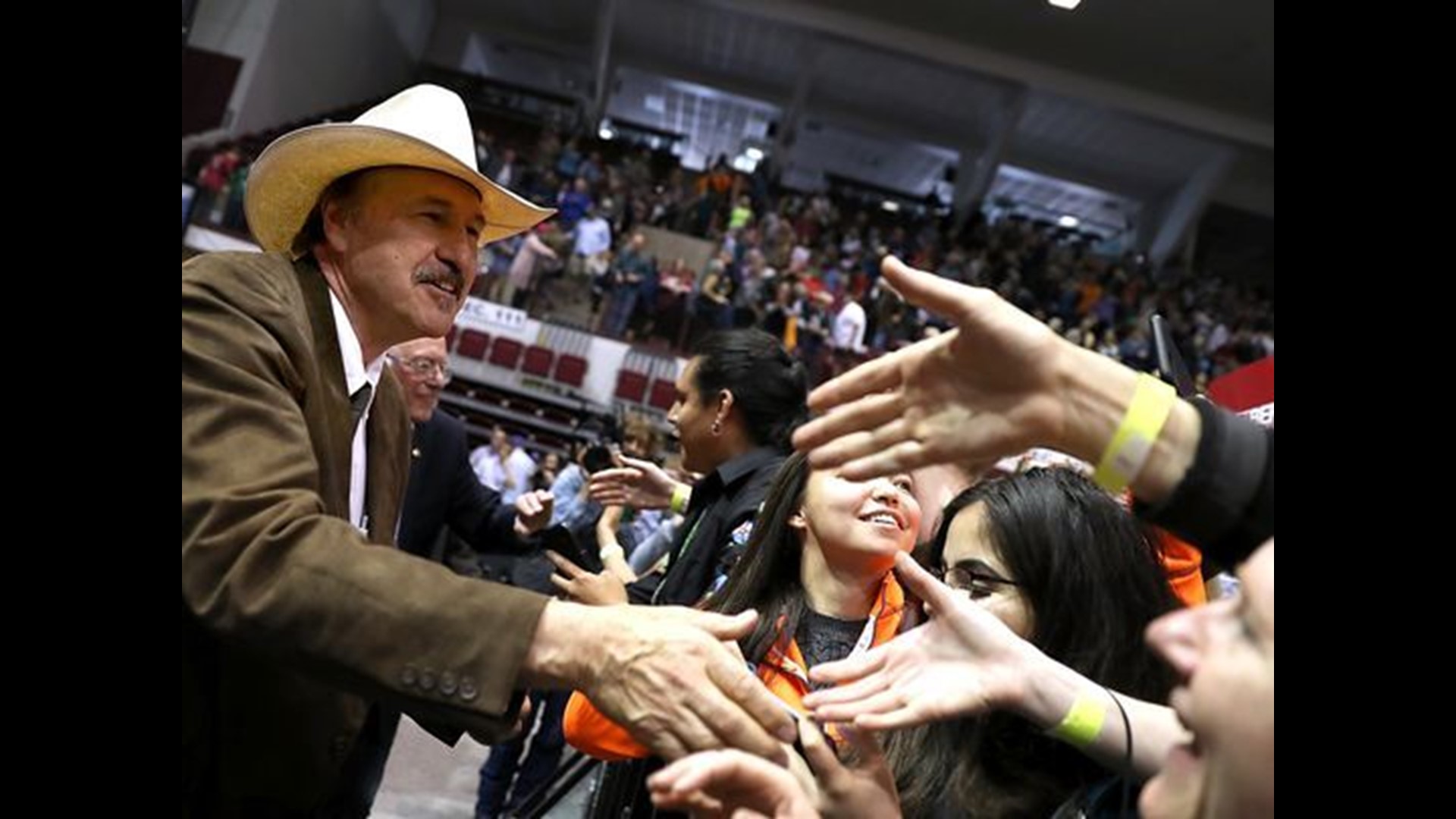 Gianforte, charged with assaulting reporter, wins House seat in Montana ...