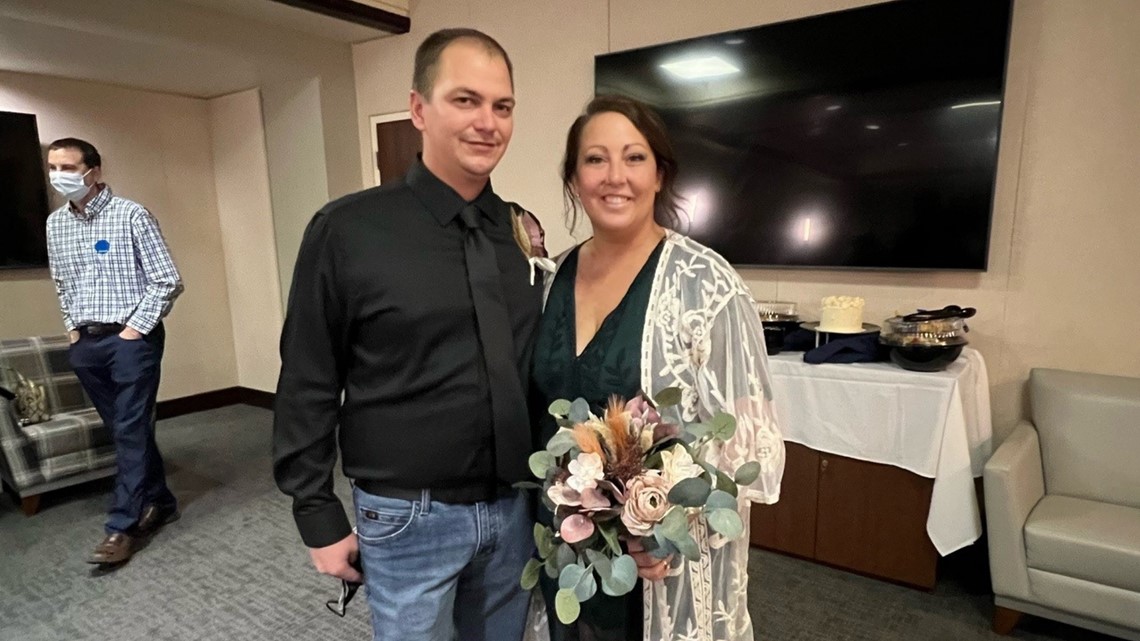 Couple gets married at OhioHealth Riverside Methodist Hospital - Vimarsana News