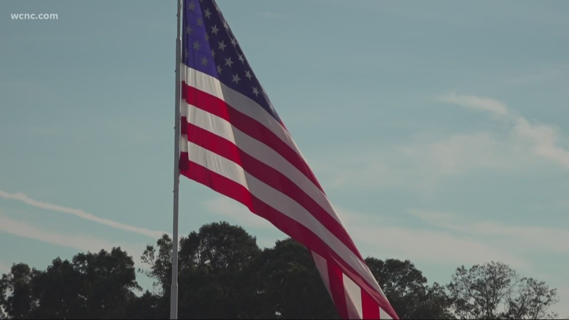 Flag after. Девушка с американским флагом. Американский флаг на стойке. Американский флаг над Японией. Delete Flag GAMEUI.