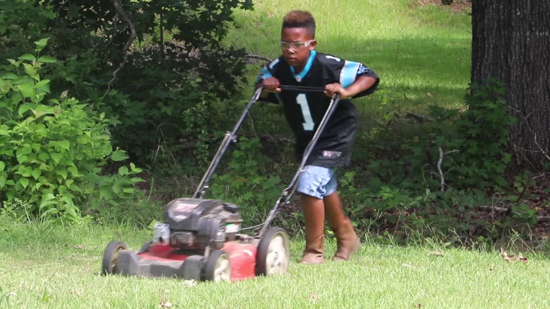 While most kids are playing video games or watching TV with friends this summer, 12-year-old Jaylin is working hard to save money for his own college education.