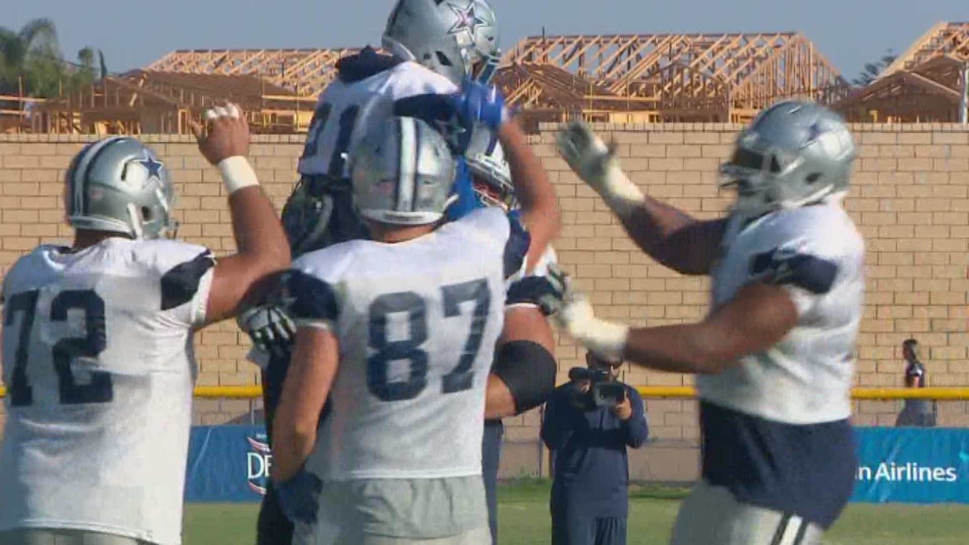 Zeke Elliott Suspended Now What 11alive Com