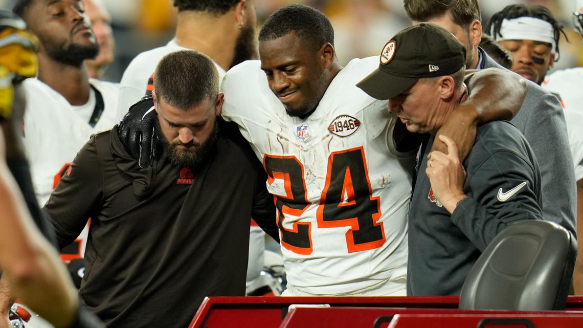 Sports world reacts to Nick Chubb's horrifying leg injury on MNF