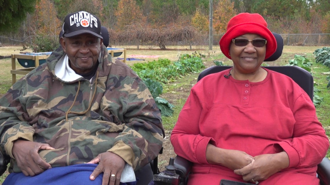 Sumter couple shares knowledge, fresh produce with community - Vimarsana News