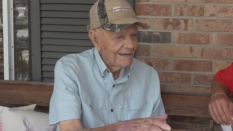 'I'm just one of them lucky ones': WWII veteran turns 106 years young