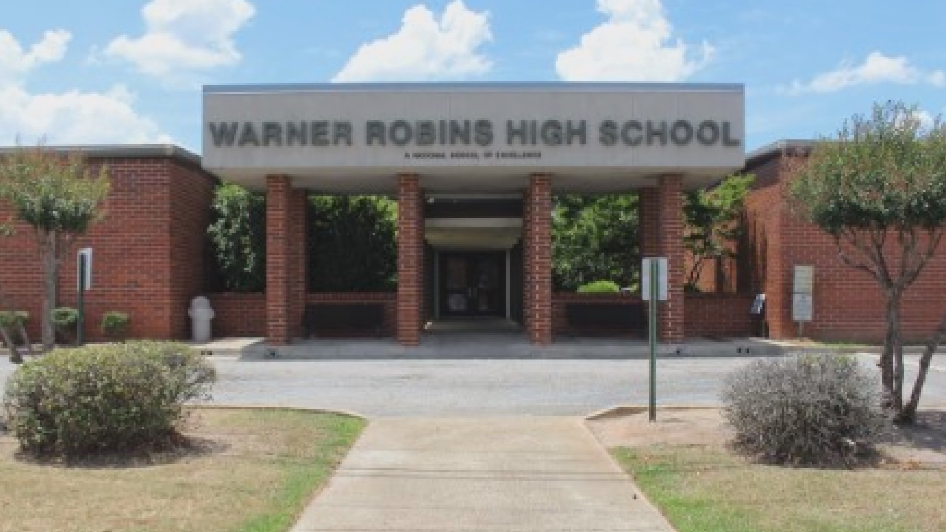 Student injured in shooting at Warner Robins High School