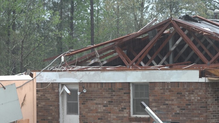 'I hope that we can get some help': Milledgeville community stunned after tornado, Kemp tours area