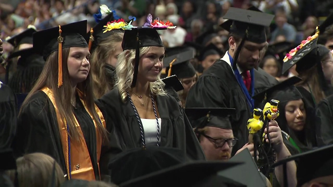 Teen earns college degree before high school graduation