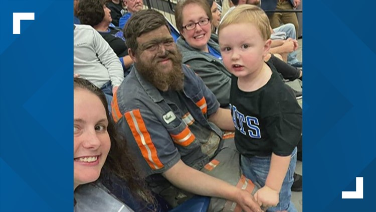 Coal miner, family go viral at Kentucky basketball game