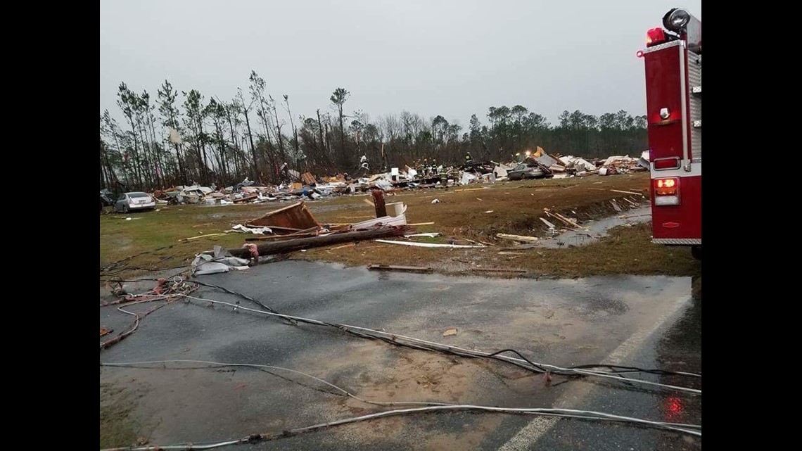 Seven killed, 5 missing in tornado in Adel, GA