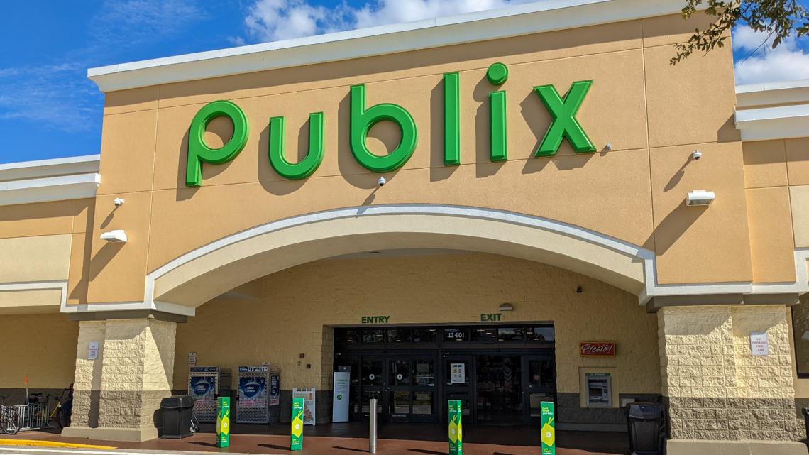 Christmas Eve store hours Publix, Walmart, Target, Costco, WinnDixie