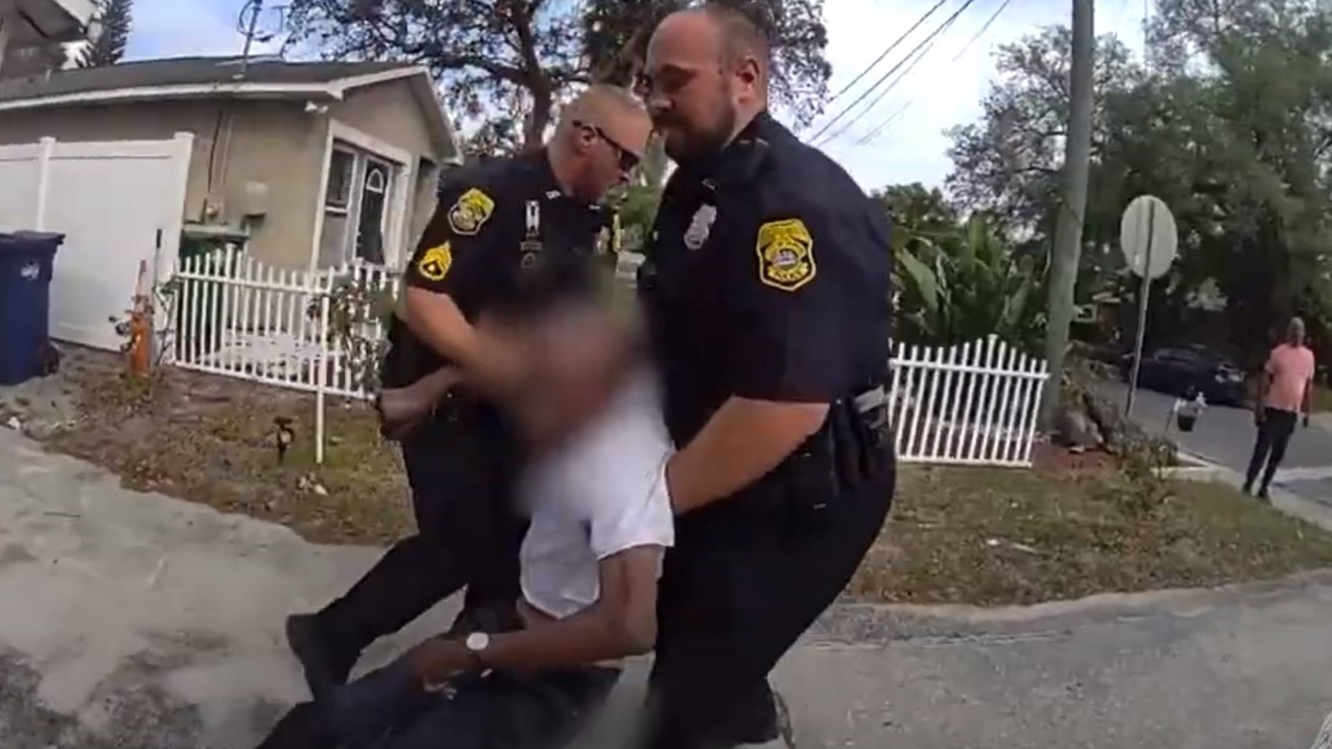 Tampa Police rescue elderly man from house fire | 11alive.com