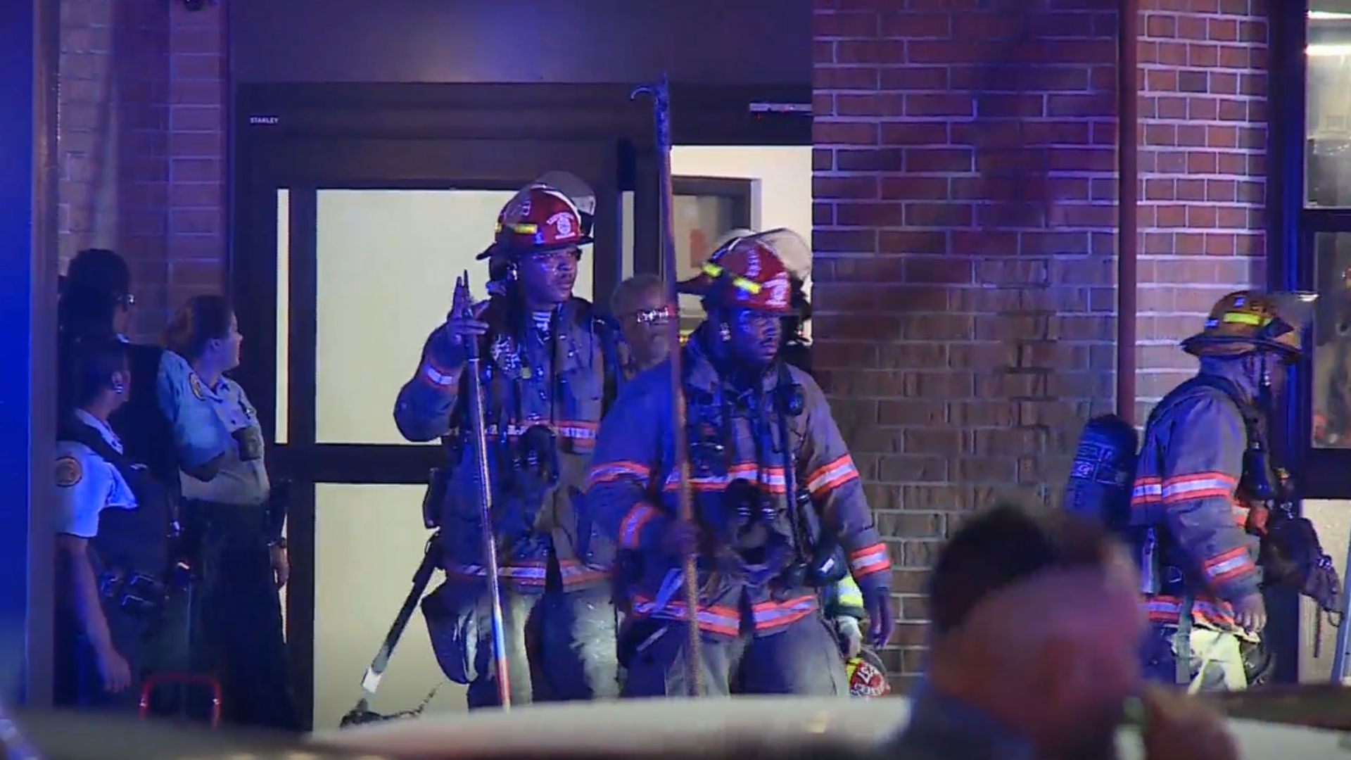 Chef Rae Rae Atlanta 3 officers hurt after saving child from Louisiana apartment fire ...