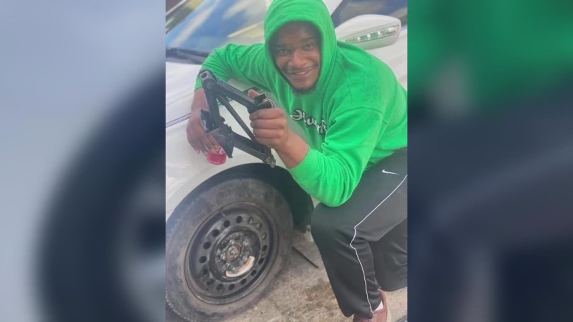 Houma man Tyrone Smith uses odd jobs to help community - Vimarsana News