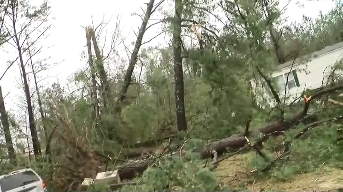 2 killed in reported tornado in Beauregard, Alabama 