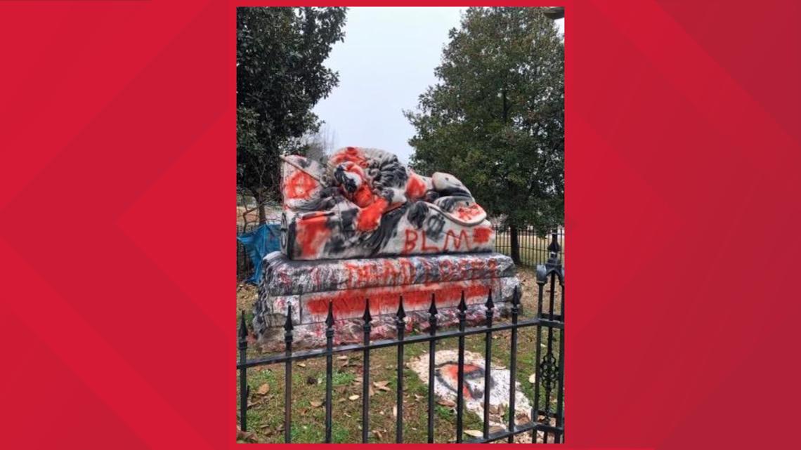 Confederate statues vandalized at Oakland Cemetery in Atlanta