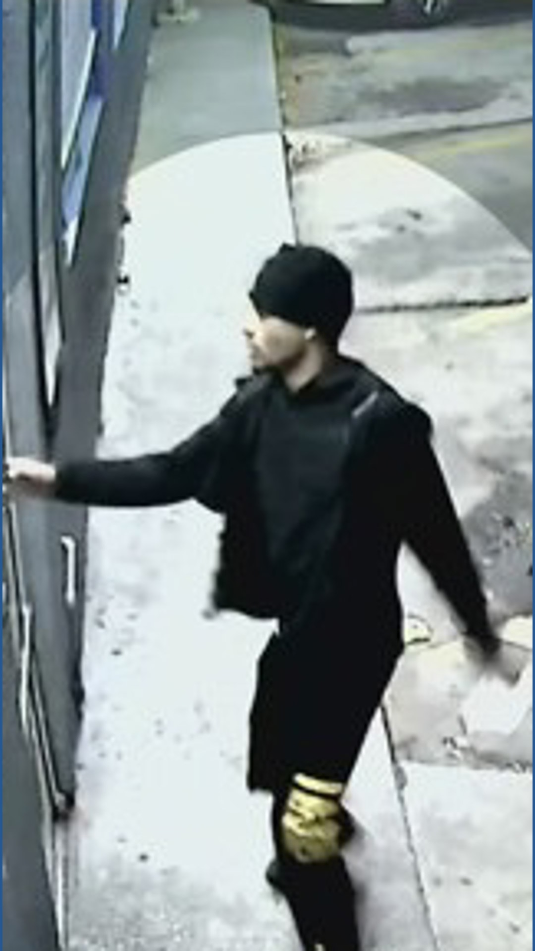 Police searching for robbery suspect on Black Friday in Atlanta ...