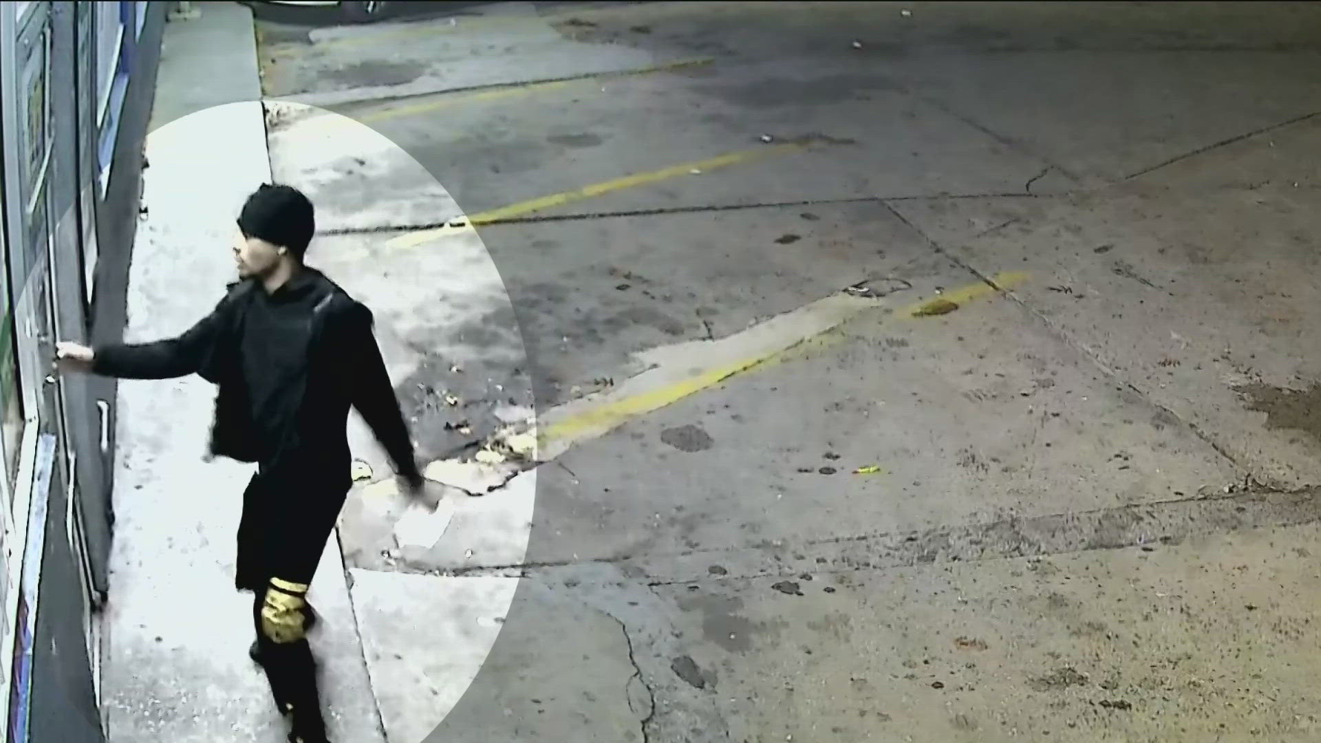 Police searching for robbery suspect on Black Friday in Atlanta ...