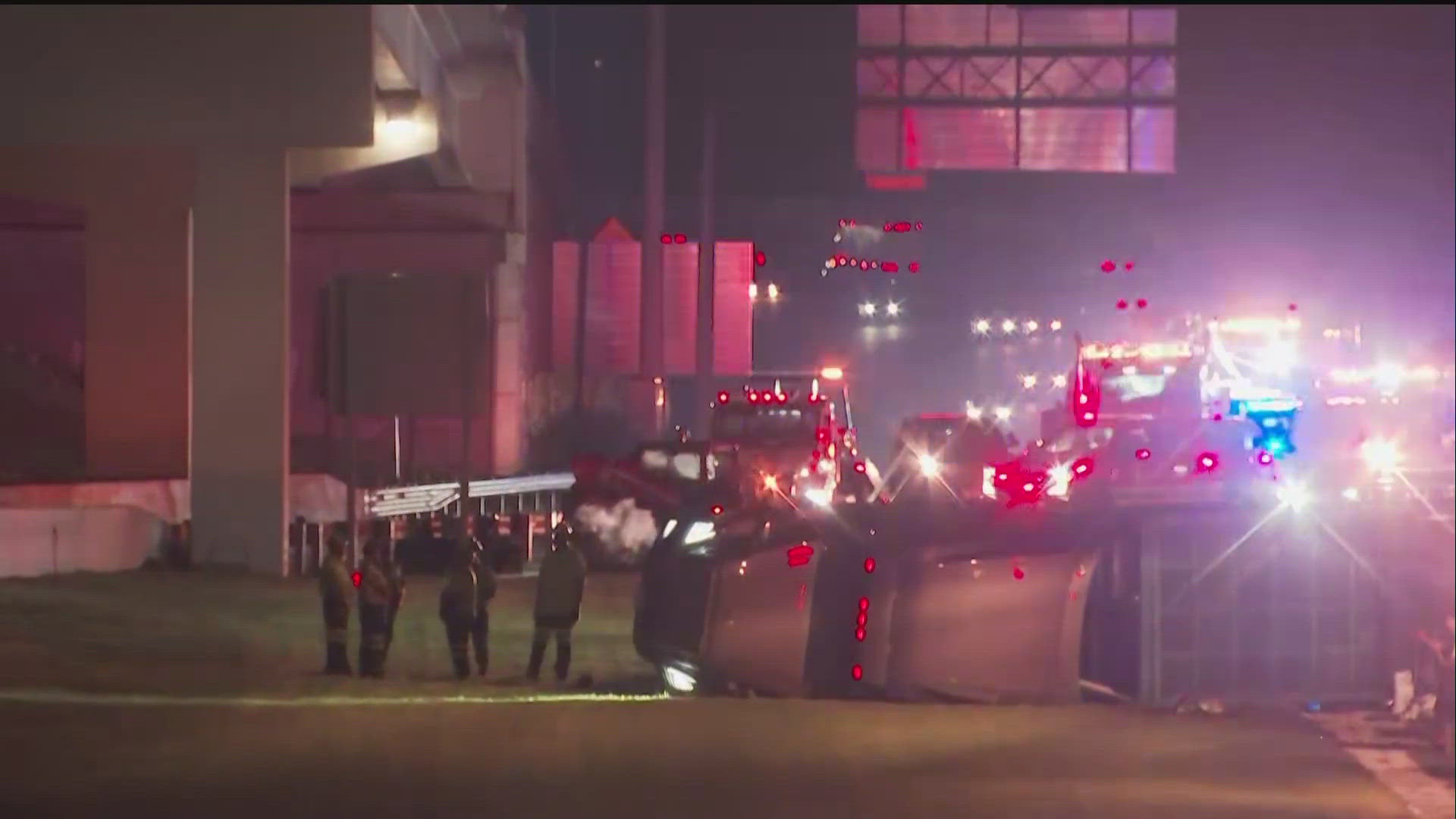 I 75 South traffic tractor trailer wreck closes lanes | 11alive.com