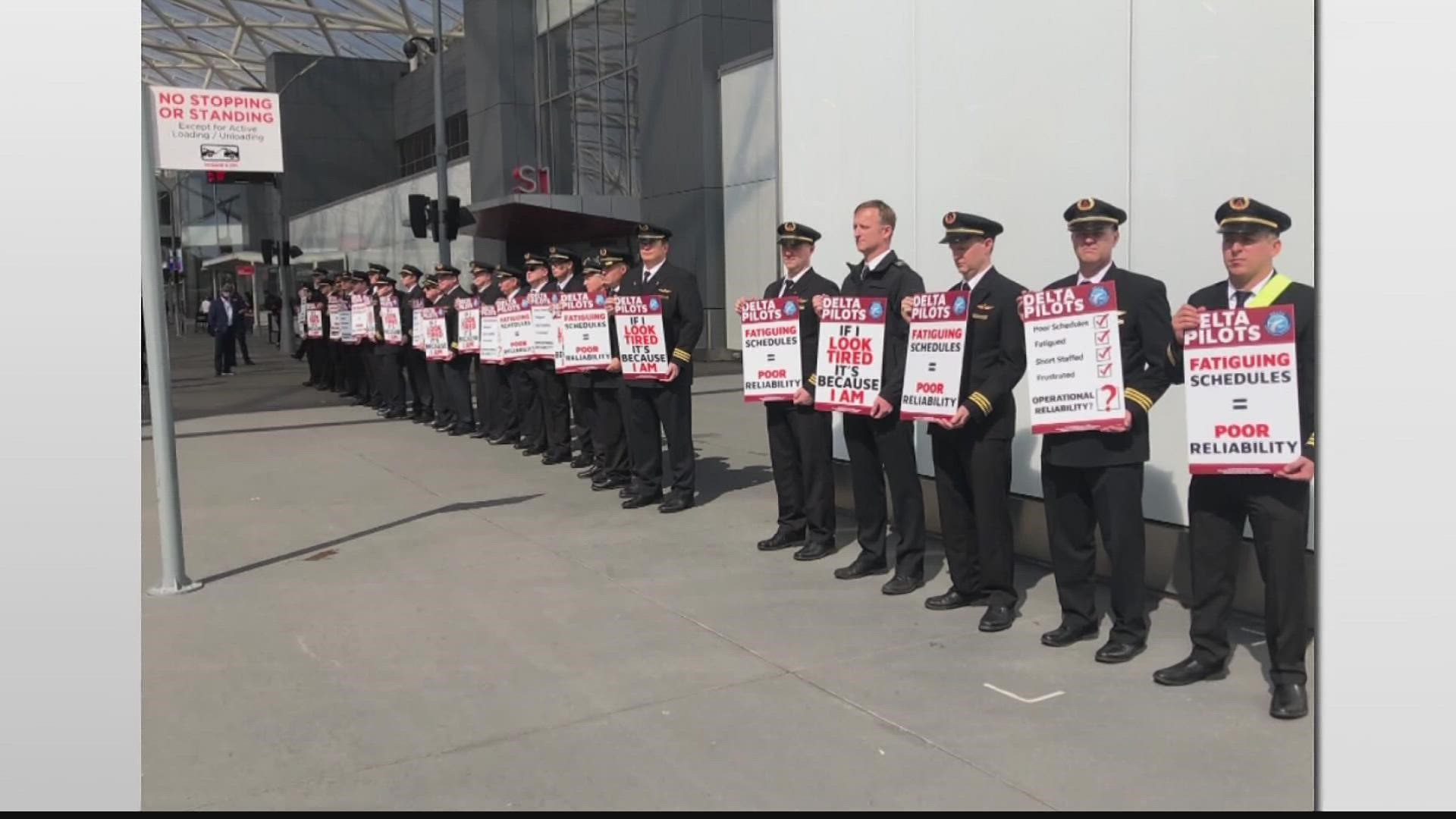 In a media advisory, a union group said the pilots would be protesting protracted contract negotiations.