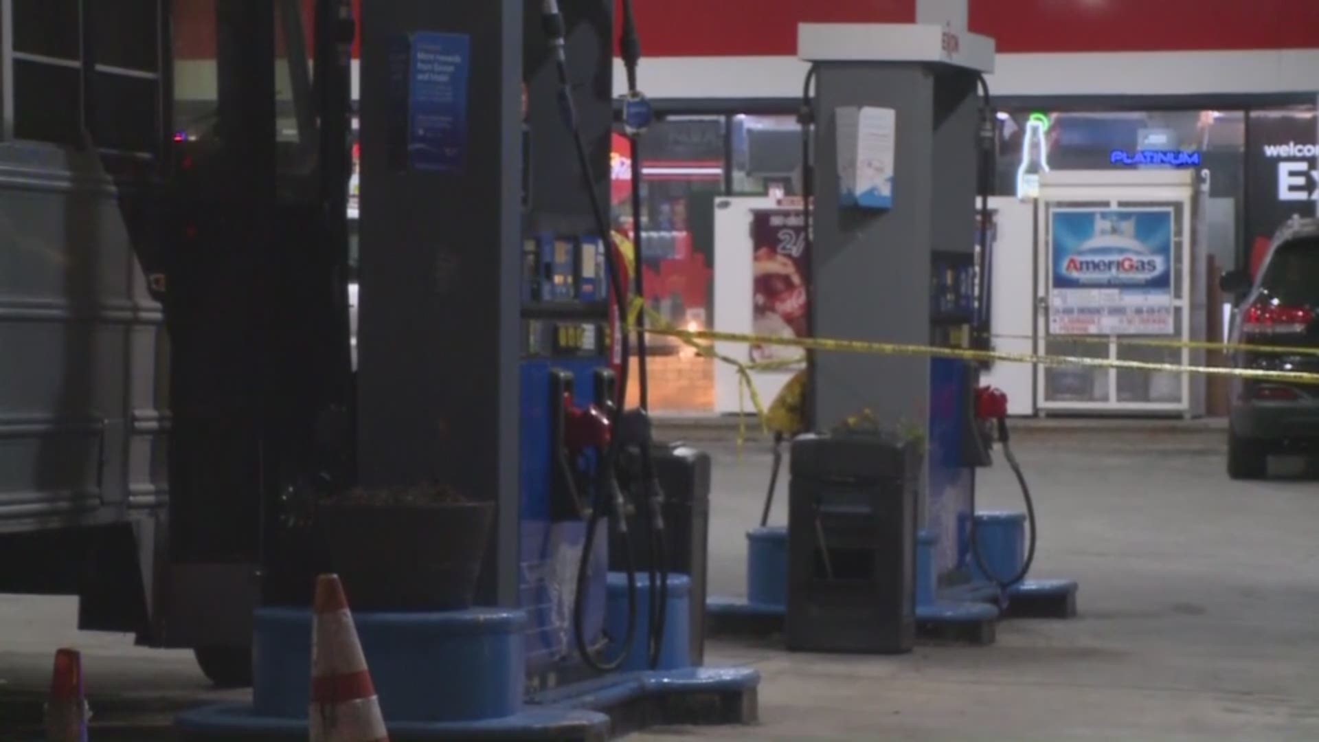 An unidentified man was apparently shot in the hand after he tried to use a gun to hit two women at a southeast Atlanta gas station early Sunday morning, police said.