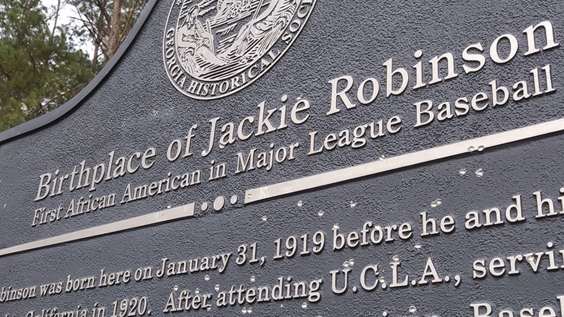 MLB Replaces Vandalized Jackie Robinson Memorial with $40K Donation